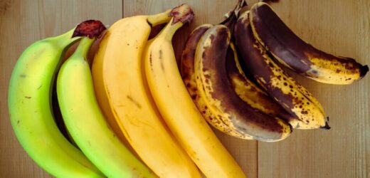 Stop bananas going brown for 15 days with the water method